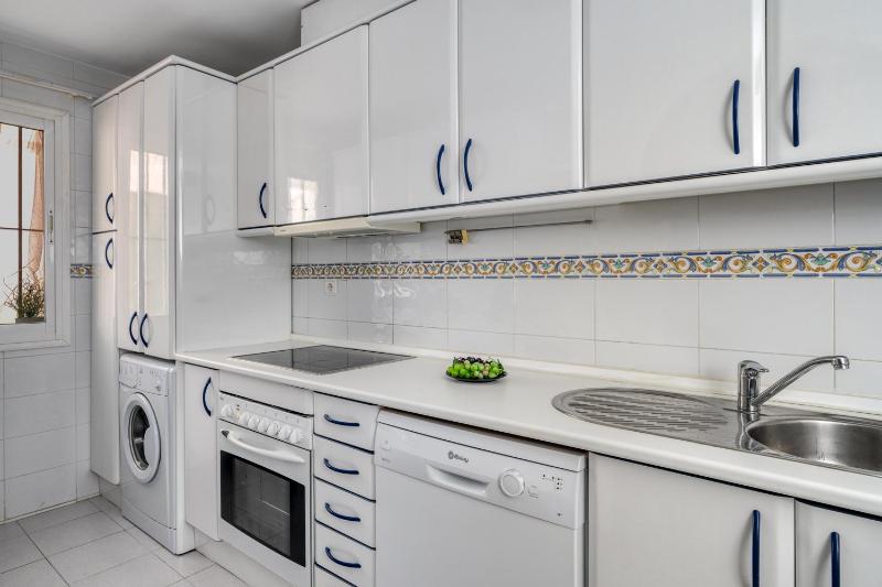 Calahonda park apartment with pool by Costarentals - Ref 91 - image 16