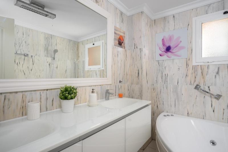 El Porton apt Calahonda by Costarentals - Ref 95 - image 17