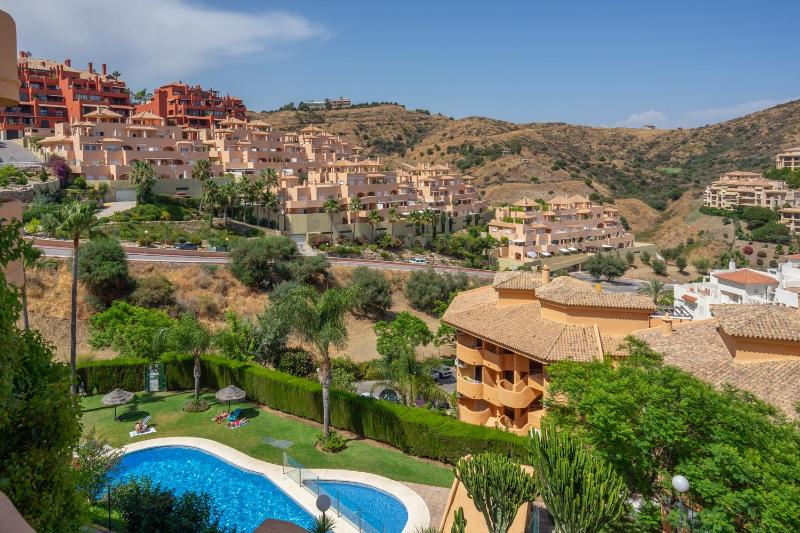 El Porton apt Calahonda by Costarentals - Ref 95 - image 2