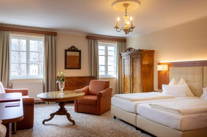 Deluxe Room image 4