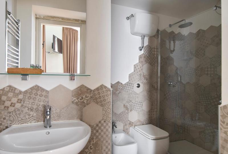 Superior Double Room image 4