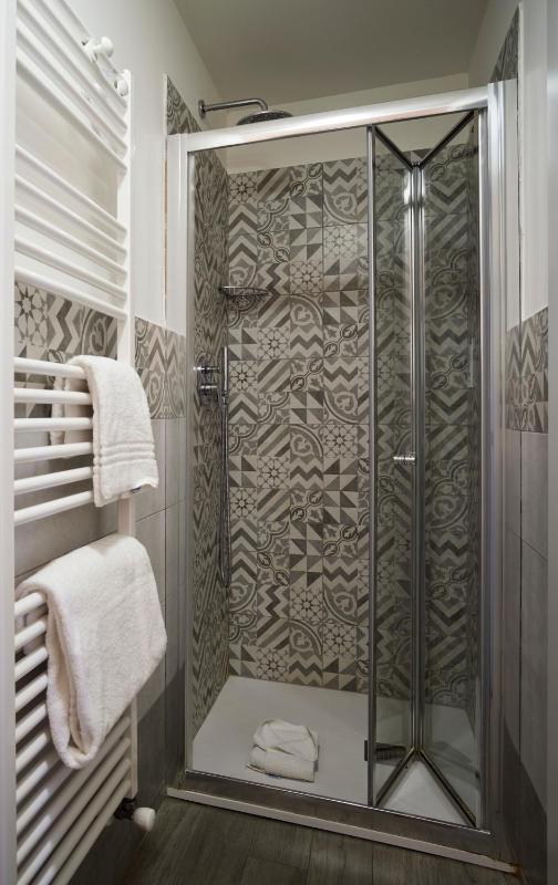 Deluxe Double Room image 2