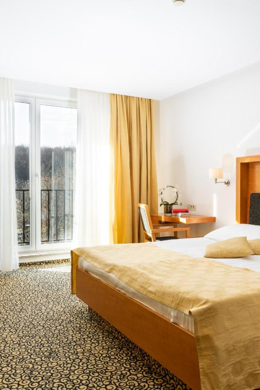 Special Offer - Double Room with Romantic Package image 3