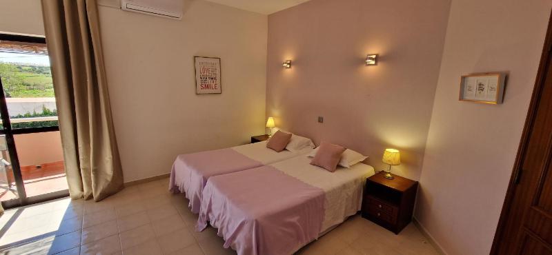Double Room with Garden View image 3
