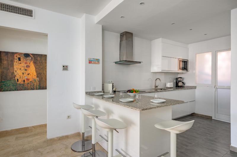 El Faro beachclose apt by Costarentals - Ref 177 - image 23