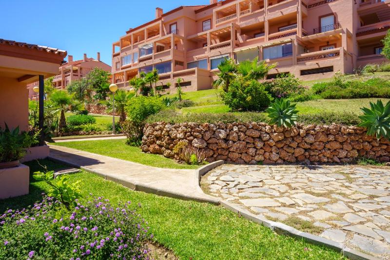 El Faro beachclose apt by Costarentals - Ref 177 - image 17