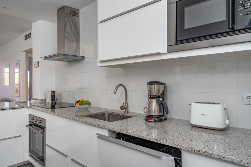 El Faro beachclose apt by Costarentals - Ref 177 - image 33