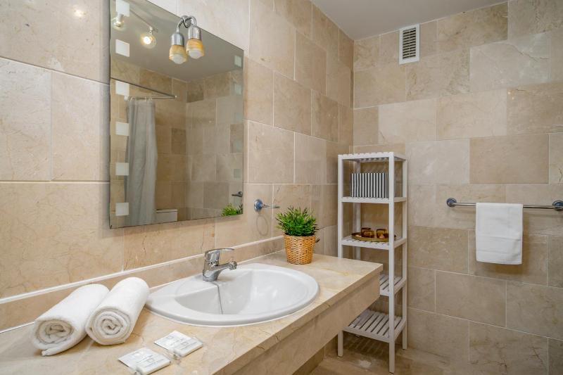 El Faro beachclose apt by Costarentals - Ref 177 - image 20