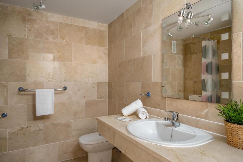 El Faro beachclose apt by Costarentals - Ref 177 - image 13