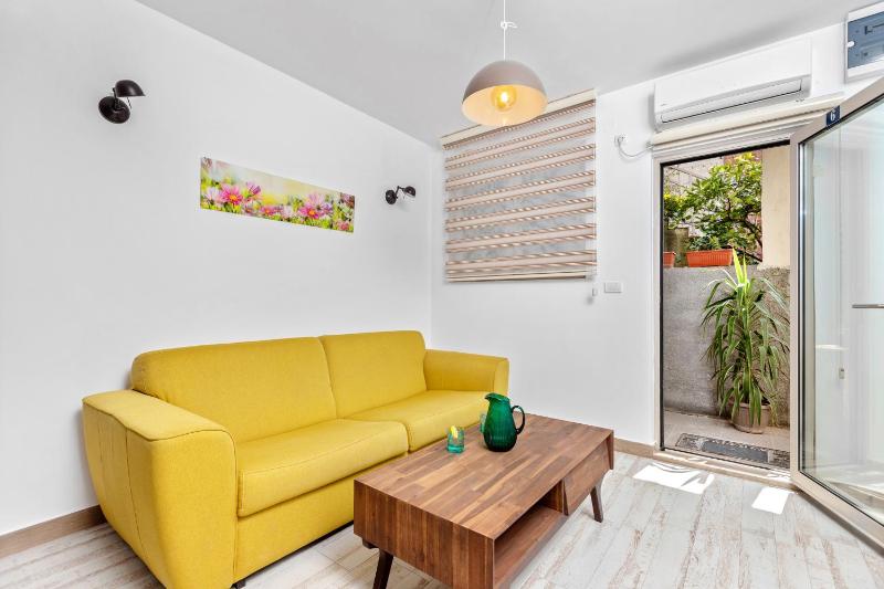 Studio with Terrace image 2