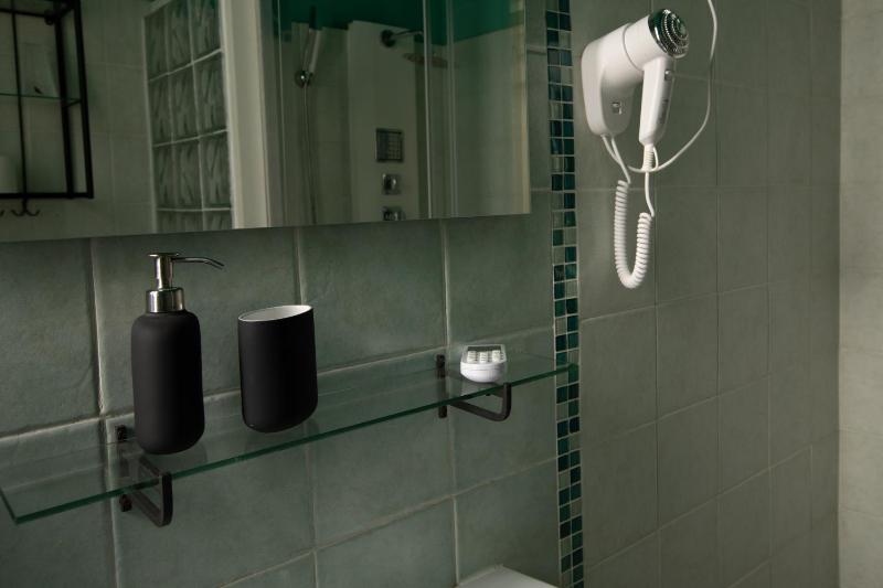 Double Room with Private External Bathroom image 4