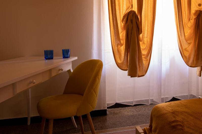 Double Room with Private External Bathroom image 2