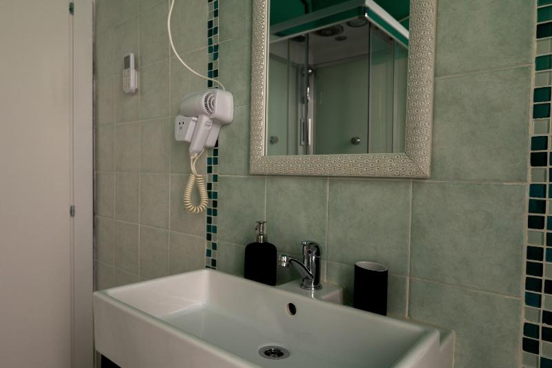 Double Room with Private External Bathroom image 4