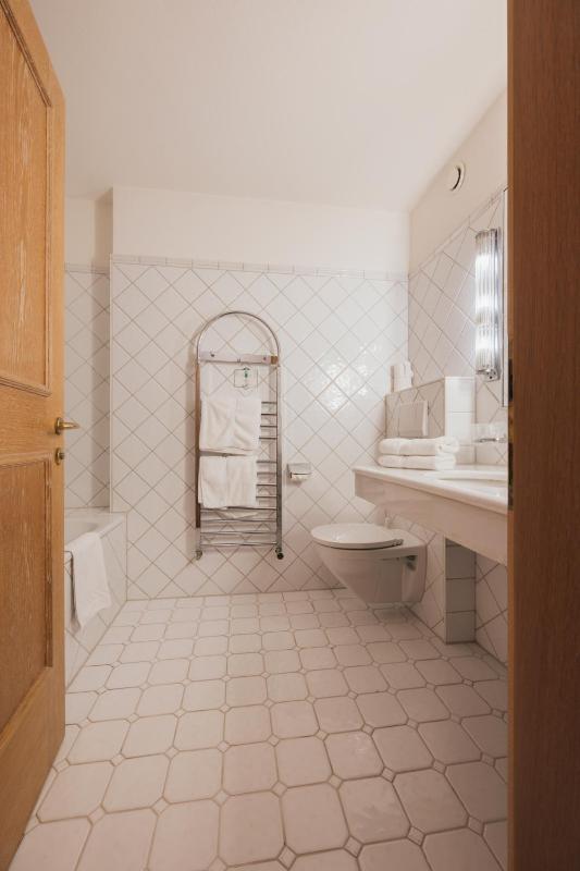 Business Triple Room image 3