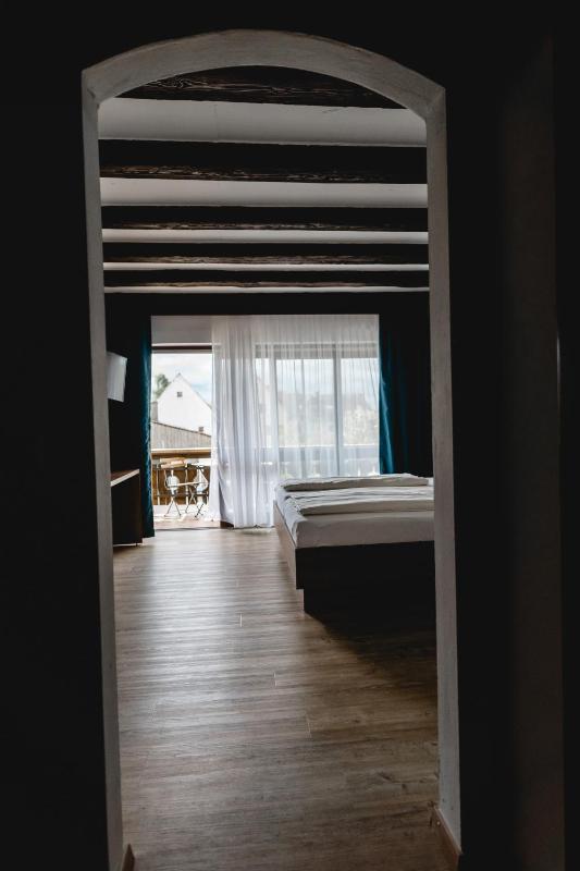 Double Room image 3