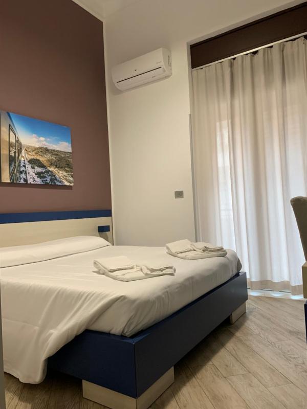Standard Double Room image 1