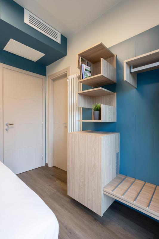 Small Double Room with Balcony and Partial Lake View image 3