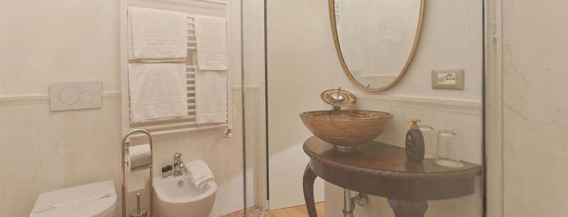 Standard Double Room image 3