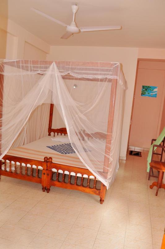 Dilena Beach Inn - image 15