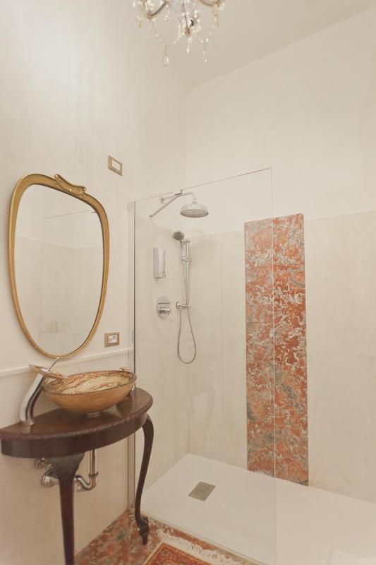 Standard Double Room image 2