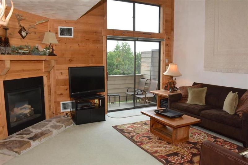 One-Bedroom Apartment image 1