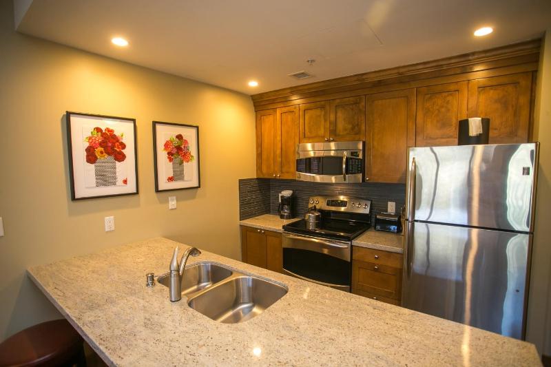 Fully Equipped in the Heart of Canyons Village - image 24