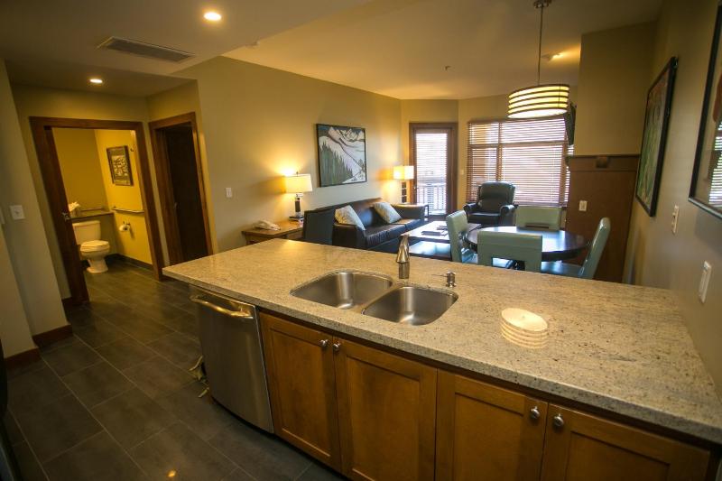 Fully Equipped in the Heart of Canyons Village - image 18