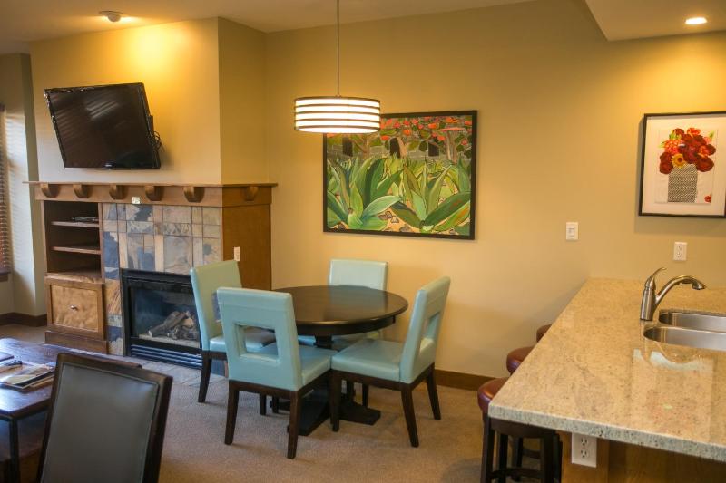 Fully Equipped in the Heart of Canyons Village - image 11