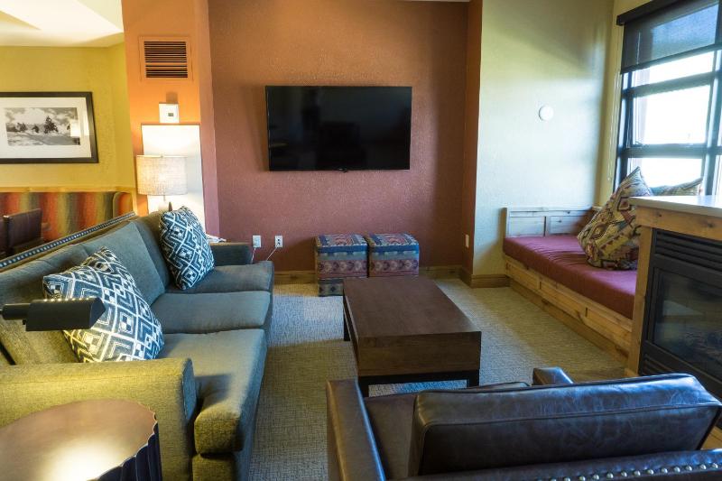 One-Bedroom Apartment image 1