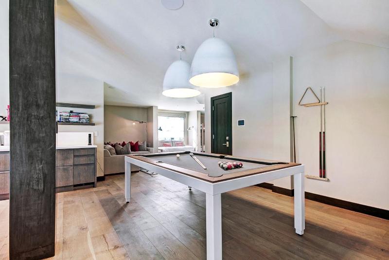 Iconic 5 Bedroom Penthouse at the Ritz-Carlton - image 13