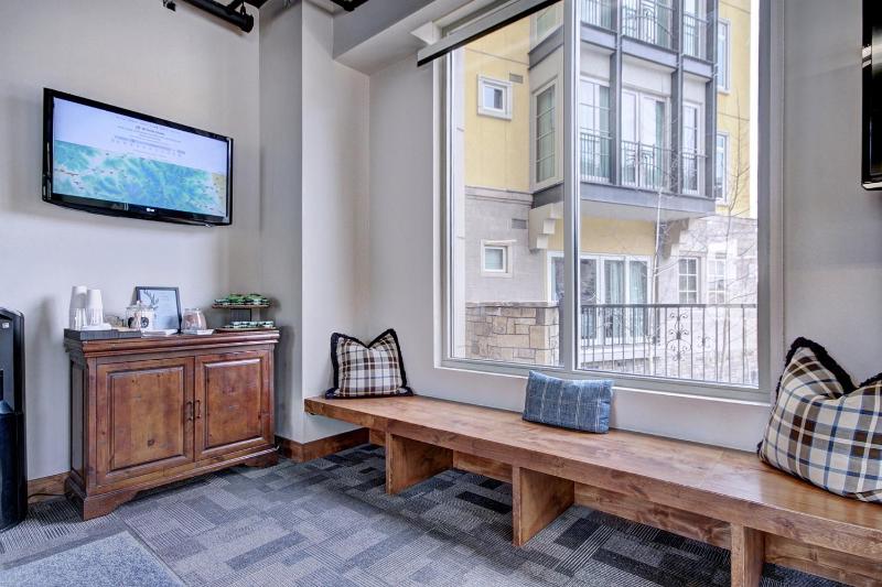 Iconic 5 Bedroom Penthouse at the Ritz-Carlton - image 18