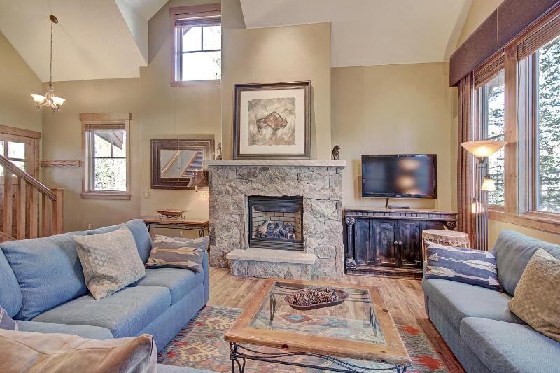 Premier 2-Story Townhome Minutes from Winter Activities - image 4