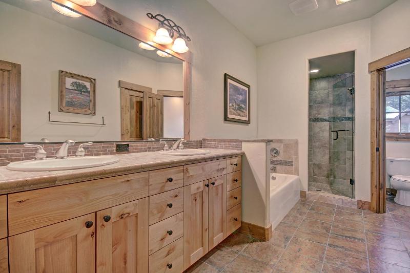 Premier 2-Story Townhome Minutes from Winter Activities - image 19