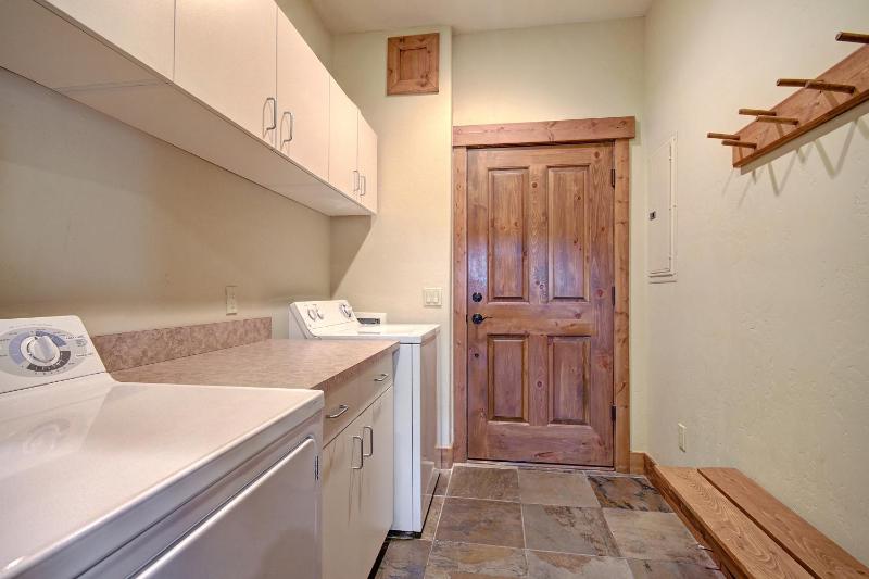 Premier 2-Story Townhome Minutes from Winter Activities - image 21