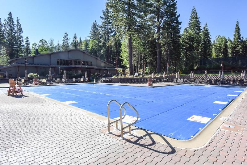 3160 Aspen Grove - image 18