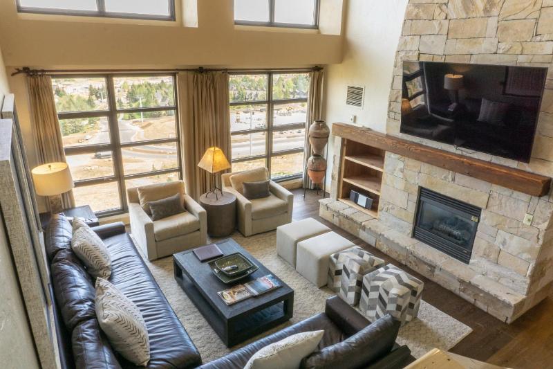 Three-Bedroom Apartment image 1