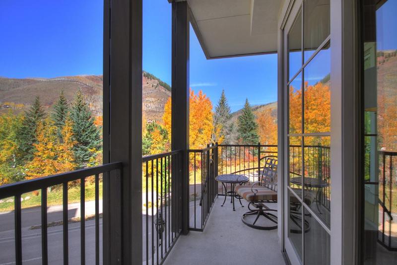Chic 2 BRDen Ritz-Carlton Condo with Valley Views - image 18