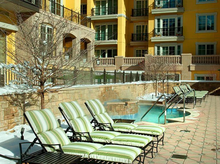Chic 2 BRDen Ritz-Carlton Condo with Valley Views - image 20