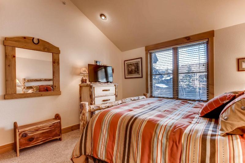 Ski Tip Townhomes 8713 - image 3