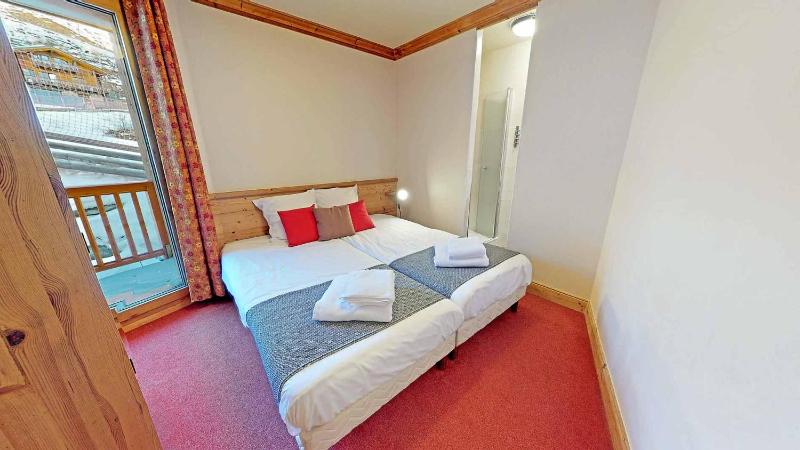 Three-Bedroom Apartment image 4