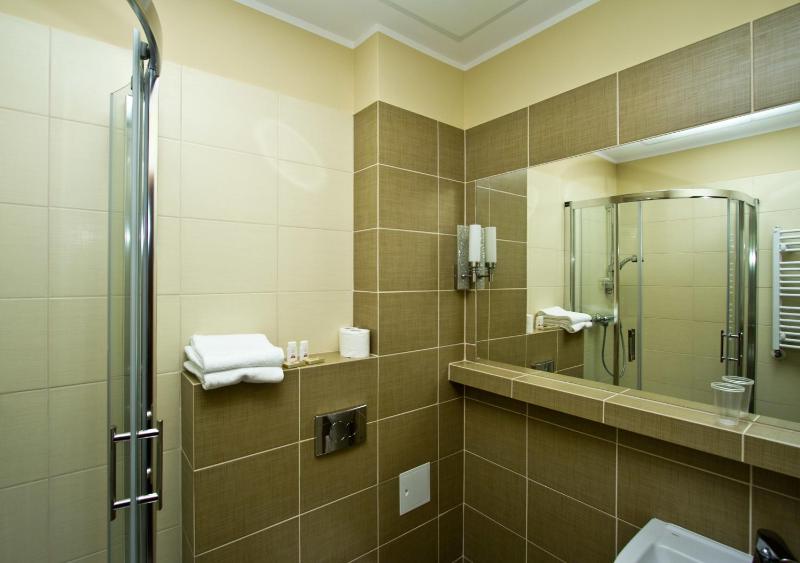 Classic Triple Room image 4