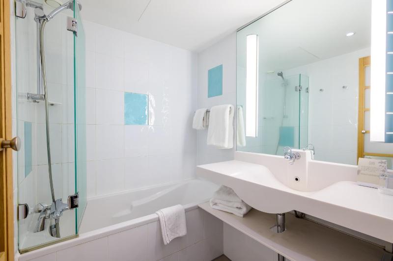 Superior Room with One Double Bed and One Sofa Bed image 2
