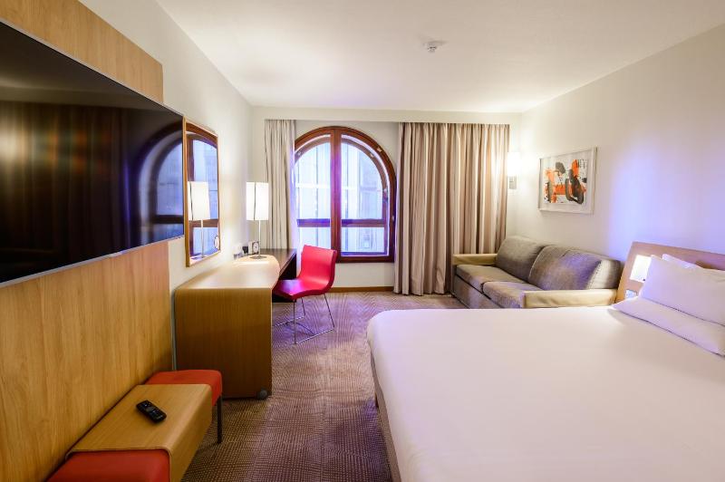 Standard Double Room with Sofa Bed image 4