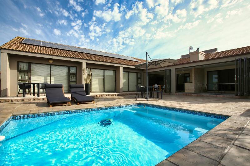 Bailee's Place Langebaan 6-sleeper - image 1