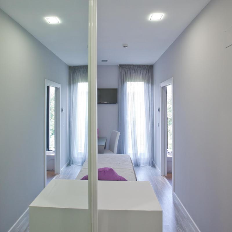 Single Room image 4