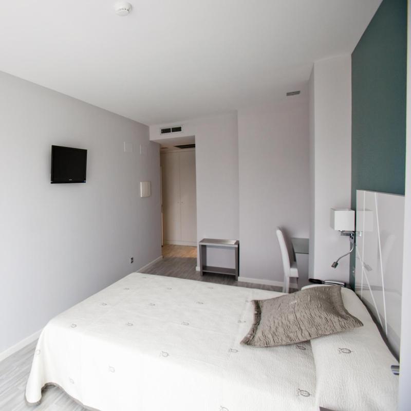 Double Room image 3