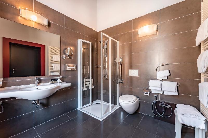 Camera Superior Matrimoniale con divano letto a castello image 4