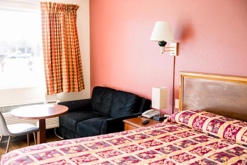 Economy Single Room image 4