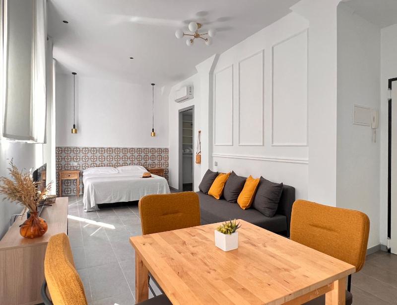 Studio Apartment image 3