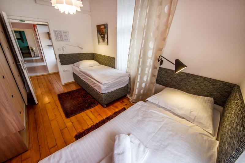 OH Apartments & Rooms - image 7